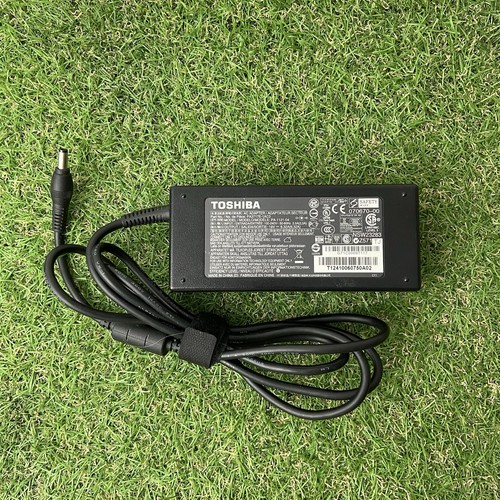 Toshiba 120w 19v 32a - 19v, 6.32a